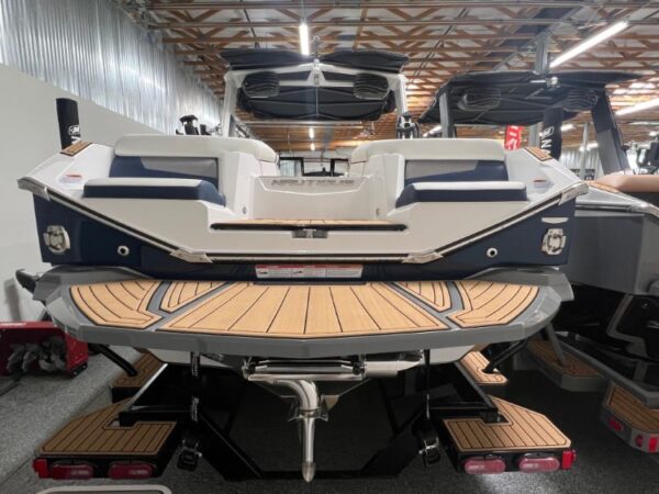 Nautique G25 with Telescoping Tower Cinch Cover - Image 6