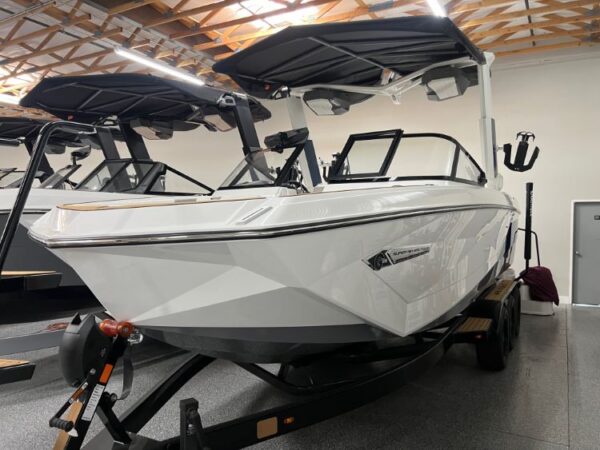 Nautique G25 with Telescoping Tower Cinch Cover - Image 8