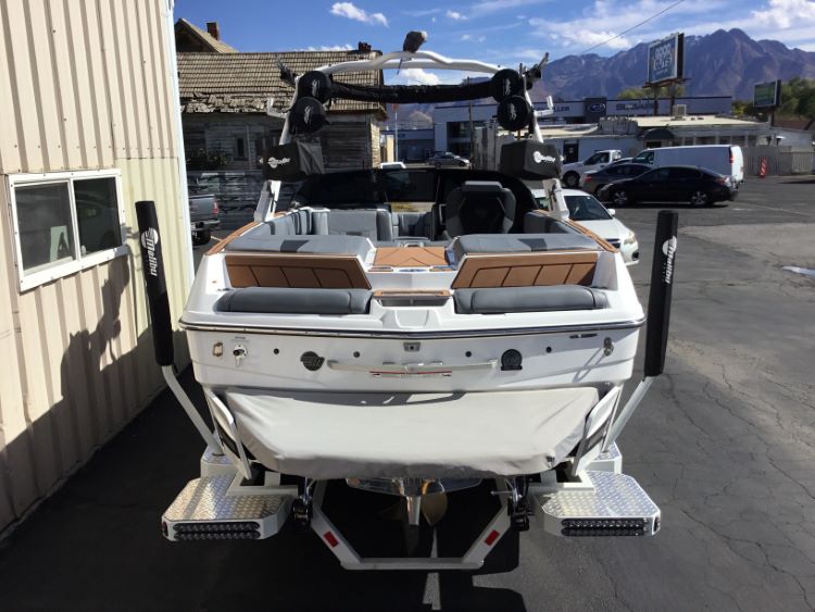 Malibu 23 LSV Wakesetter W/G5 Tower and Factory Bimini Double Up Storage Cover - Image 9