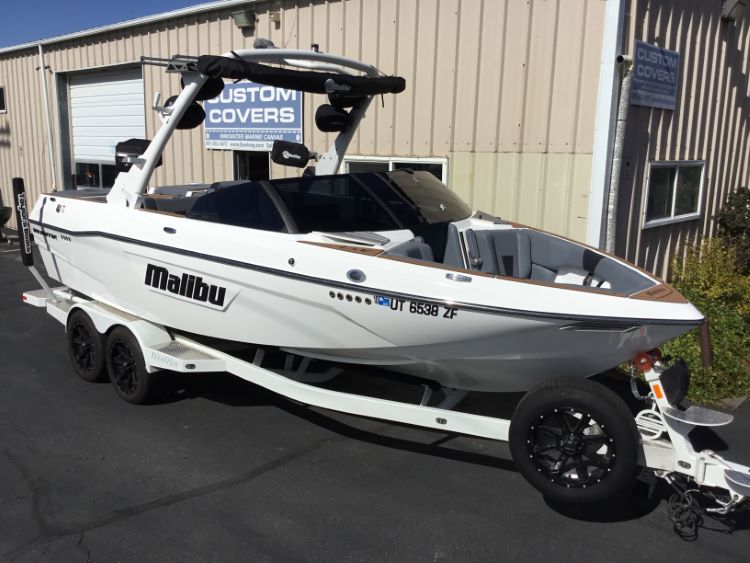 Malibu 23 LSV Wakesetter W/G5 Tower and Factory Bimini Double Up Storage Cover - Image 12