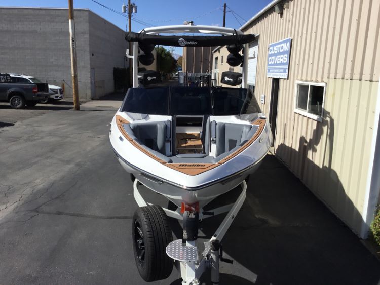Malibu 23 LSV Wakesetter W/G5 Tower and Factory Bimini Double Up Storage Cover - Image 13
