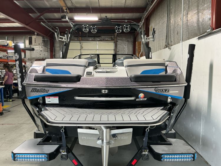 Malibu 24 MXZ Cinch Cover - Image 6