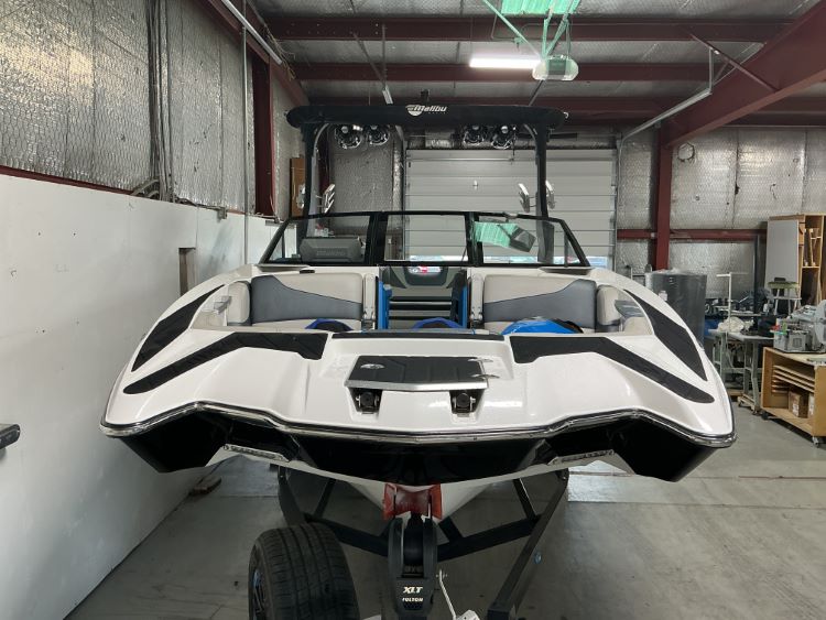 Malibu 24 MXZ Cinch Cover - Image 10