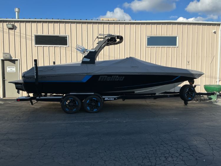 Malibu 24 MXZ Cinch Cover
