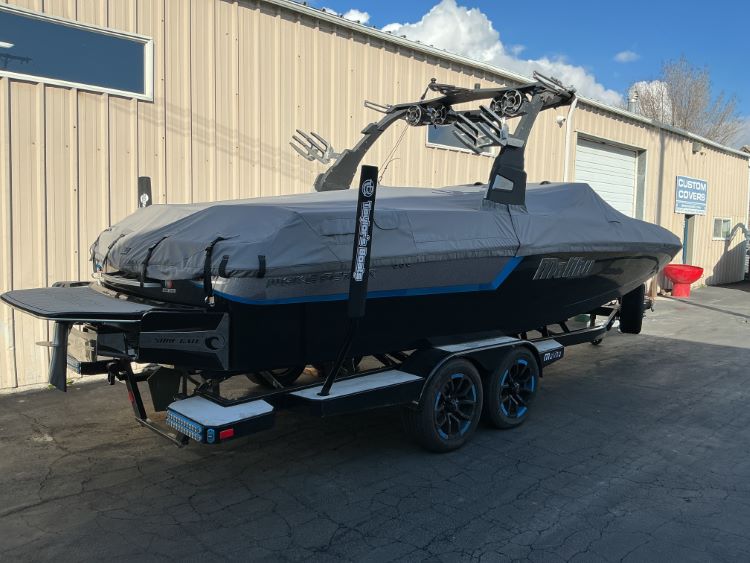 Malibu 24 MXZ Cinch Cover - Image 4