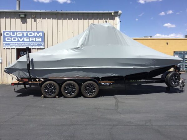 Malibu 25 LSV with GX Tower and Factory Bimini Double Up Storage Cover - Image 3