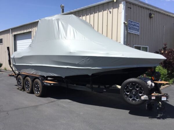 Malibu 25 LSV with GX Tower and Factory Bimini Double Up Storage Cover - Image 10