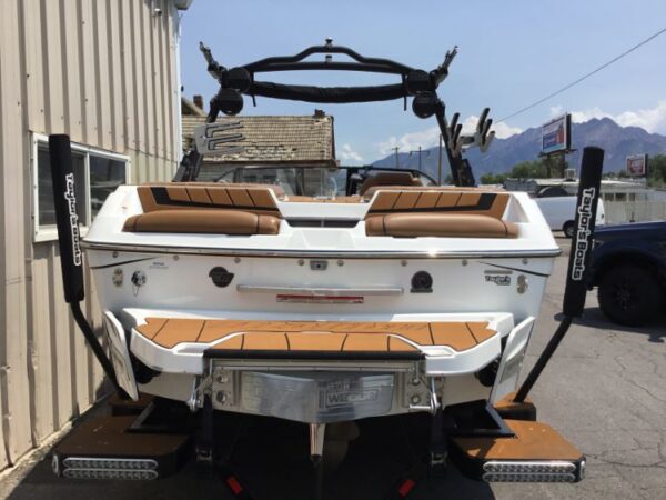 Malibu Wakesetter 23 MXZ with G5 Tower Double Up Storage Cover - Image 6